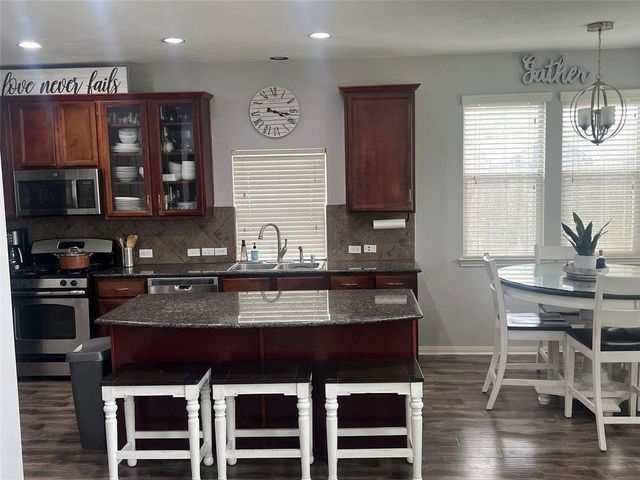 1702 Lansing Cove Drive, Fresno, TX 77545