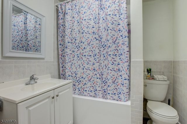 55 Garretson Ave, Bayonne City, NJ 07002