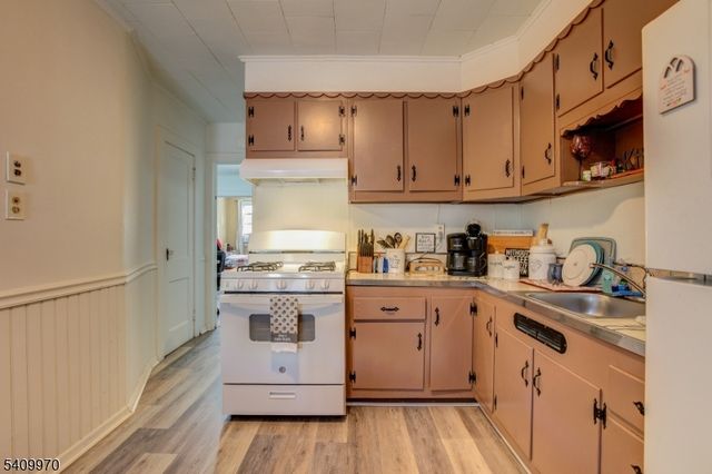 55 Garretson Ave, Bayonne City, NJ 07002