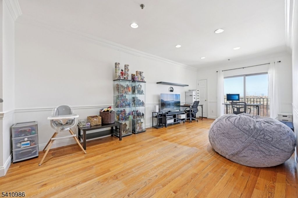 15 Tichenor Ln 407, Newark City, NJ 07114 — photo 4