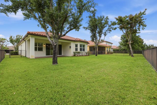 2106 Belcara Court, West Palm Beach, FL 33411