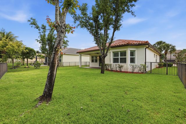 2106 Belcara Court, West Palm Beach, FL 33411