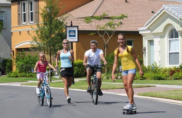 2106 Belcara Court, West Palm Beach, FL 33411