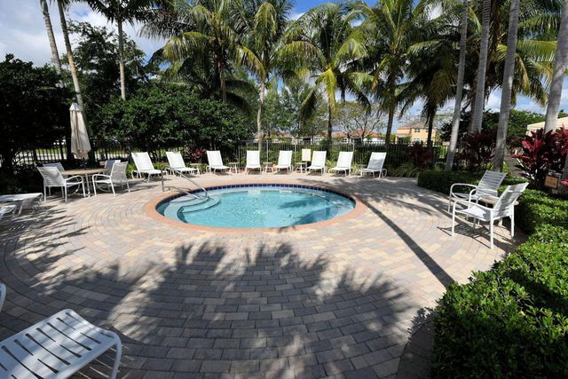 2106 Belcara Court, West Palm Beach, FL 33411