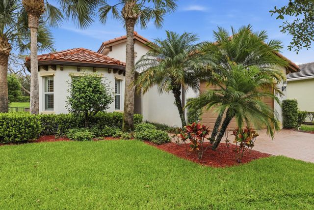 2106 Belcara Court, West Palm Beach, FL 33411