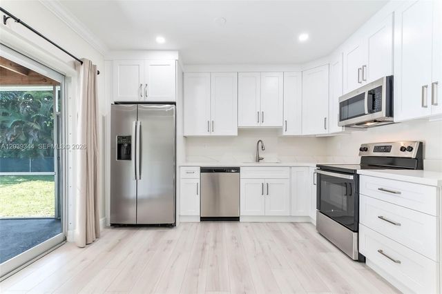 11527 SW 81st Road 11527, Pinecrest, FL 33156