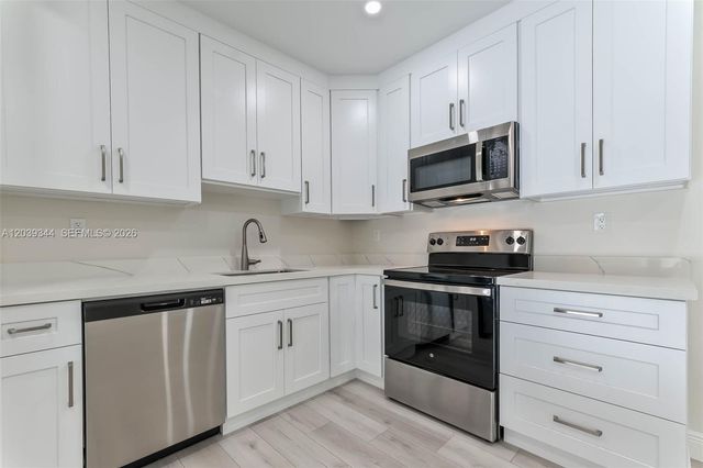 11527 SW 81st Road 11527, Pinecrest, FL 33156