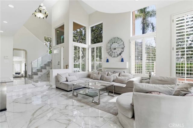 1896 Caminito De La Narcissa, Glendale, CA 91208