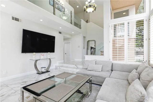 1896 Caminito De La Narcissa, Glendale, CA 91208