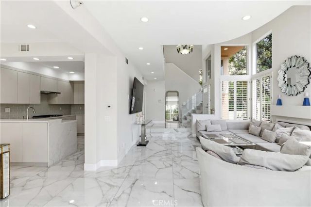 1896 Caminito De La Narcissa, Glendale, CA 91208