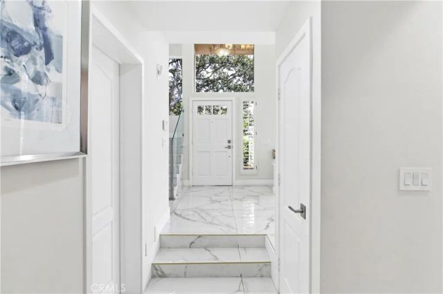 1896 Caminito De La Narcissa, Glendale, CA 91208