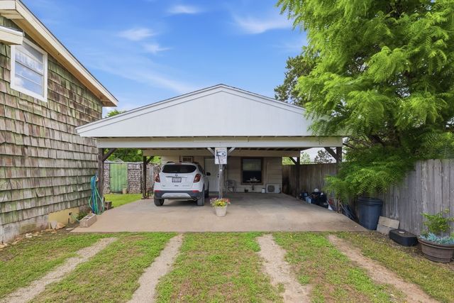 106 Tammi Run Lane, Whitney, TX 76692