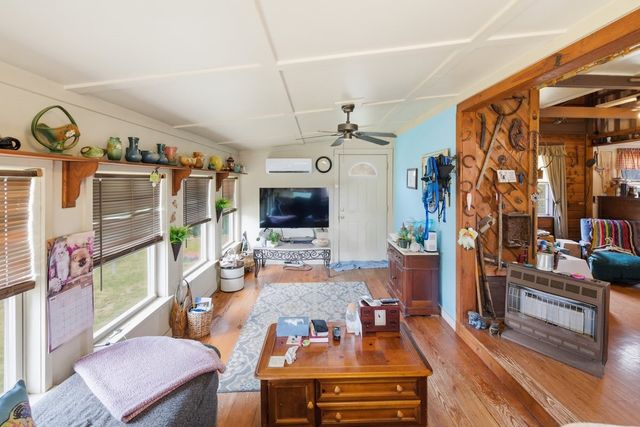 106 Tammi Run Lane, Whitney, TX 76692