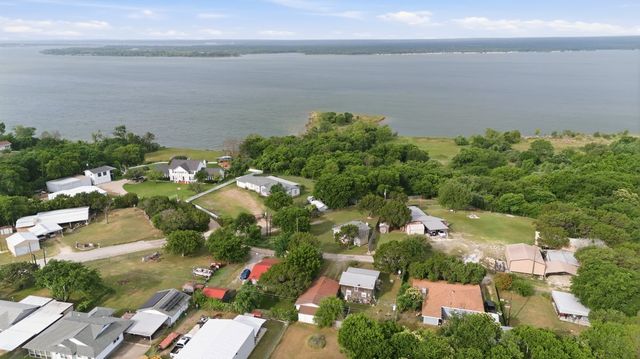 106 Tammi Run Lane, Whitney, TX 76692