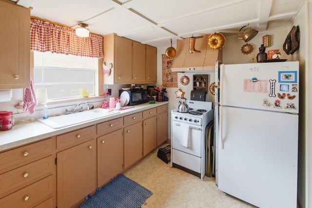 106 Tammi Run Lane, Whitney, TX 76692