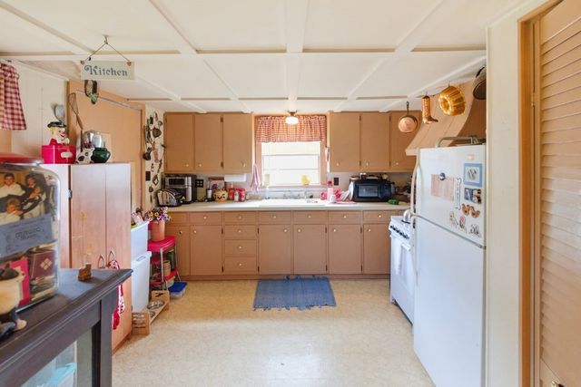 106 Tammi Run Lane, Whitney, TX 76692