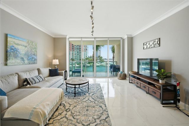 3330 NE 190th Street 310, Aventura, FL 33180