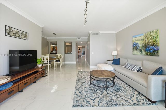 3330 NE 190th Street 310, Aventura, FL 33180