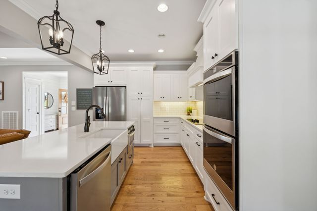 655 Academy Rd, Lebanon, TN 37087