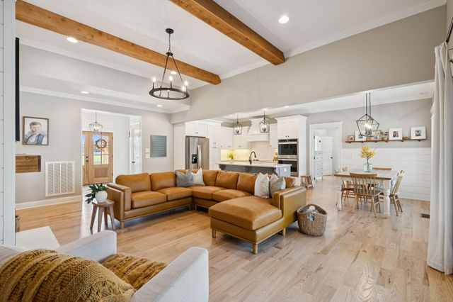 655 Academy Rd, Lebanon, TN 37087