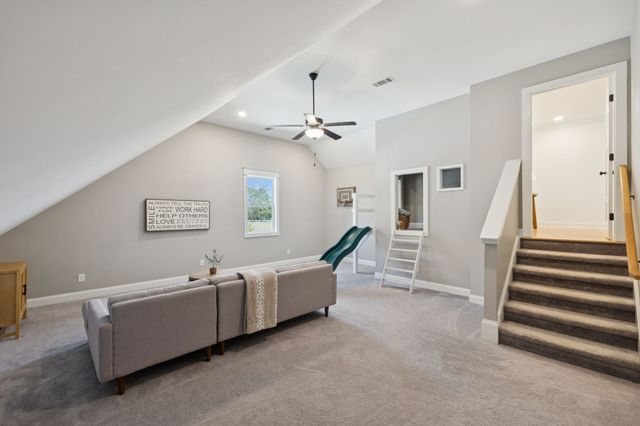 655 Academy Rd, Lebanon, TN 37087