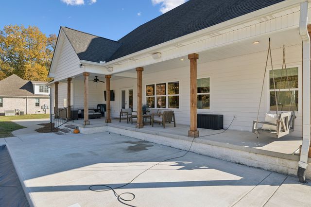 655 Academy Rd, Lebanon, TN 37087