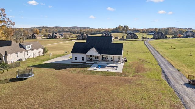 655 Academy Rd, Lebanon, TN 37087