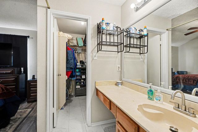 754 Sugar Hill Drive, La Porte, TX 77571