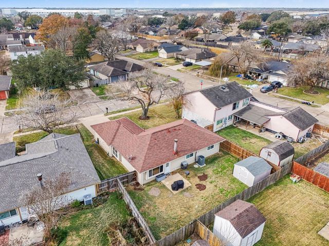 754 Sugar Hill Drive, La Porte, TX 77571