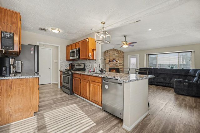 754 Sugar Hill Drive, La Porte, TX 77571