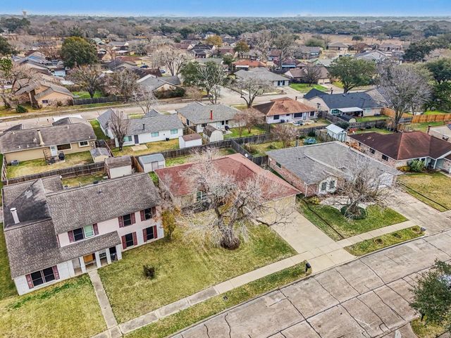 754 Sugar Hill Drive, La Porte, TX 77571