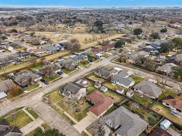 754 Sugar Hill Drive, La Porte, TX 77571