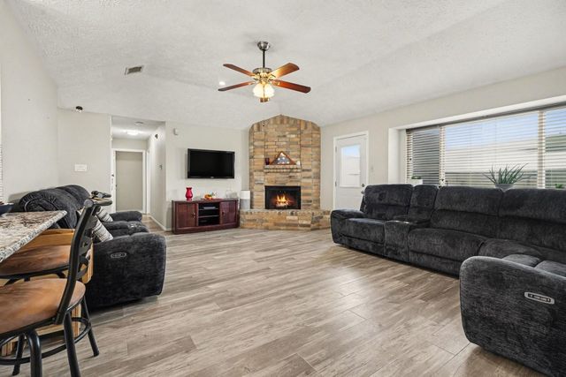 754 Sugar Hill Drive, La Porte, TX 77571