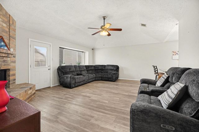 754 Sugar Hill Drive, La Porte, TX 77571