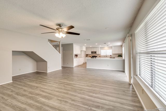 8307 Tavern Pt, San Antonio, TX 78254