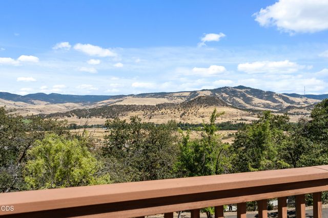 3404 Siskiyou Boulevard, Ashland, OR 97520