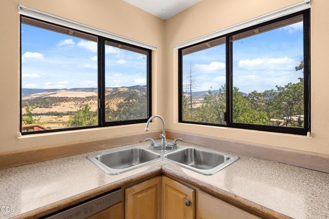 3404 Siskiyou Boulevard, Ashland, OR 97520