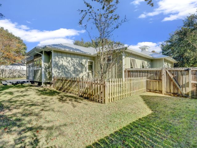 1271 Ainsworth Drive, Gulf Breeze, FL 32563