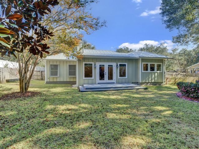 1271 Ainsworth Drive, Gulf Breeze, FL 32563