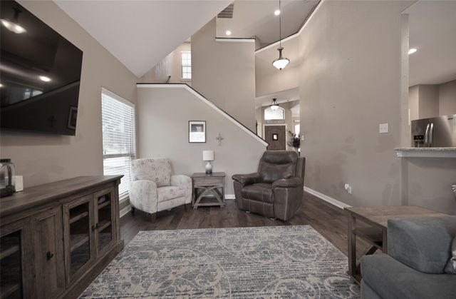 606 Brandt Street, Grandview, TX 76050