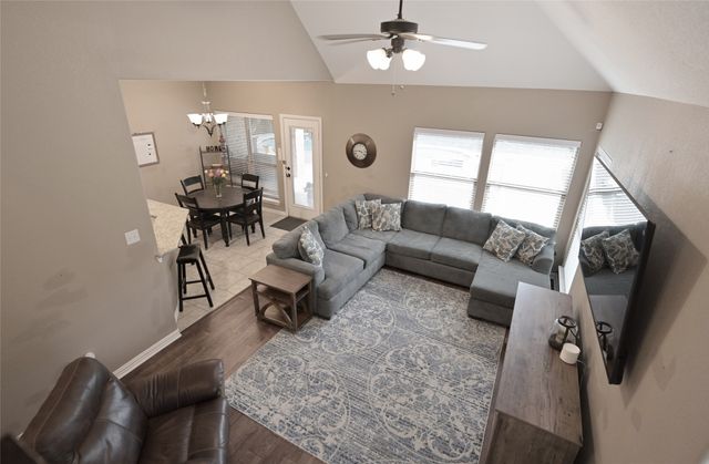 606 Brandt Street, Grandview, TX 76050