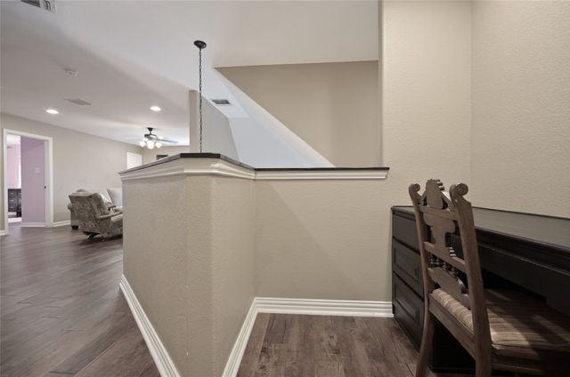 606 Brandt Street, Grandview, TX 76050