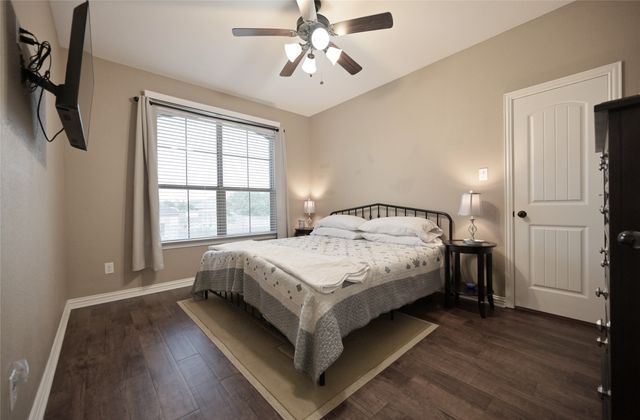 606 Brandt Street, Grandview, TX 76050