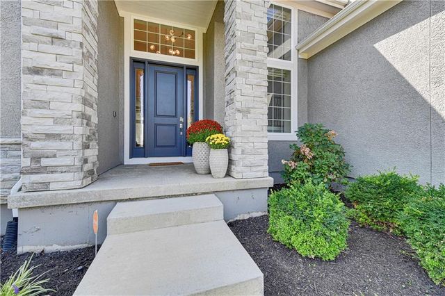 4003 W 156th Terrace, Overland Park, KS 66224