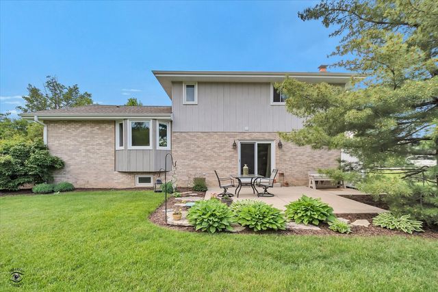 18905 Meadowview Drive, Mokena, IL 60448