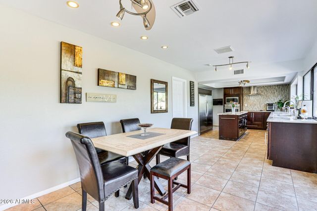 6002 E CORRINE Drive, Scottsdale, AZ 85254