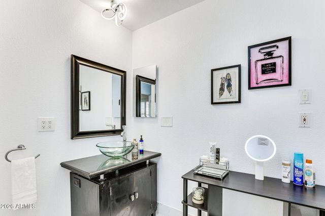 6002 E CORRINE Drive, Scottsdale, AZ 85254