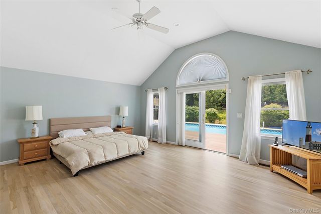 3 Chivas Court, Southampton, NY 11968