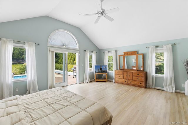 3 Chivas Court, Southampton, NY 11968