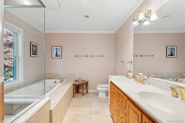 3 Chivas Court, Southampton, NY 11968